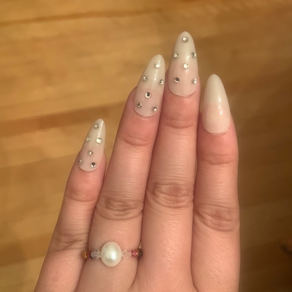 HANDMADE - Cute Rainbow Pearl Ring 🌈 - Picture 4 of 5